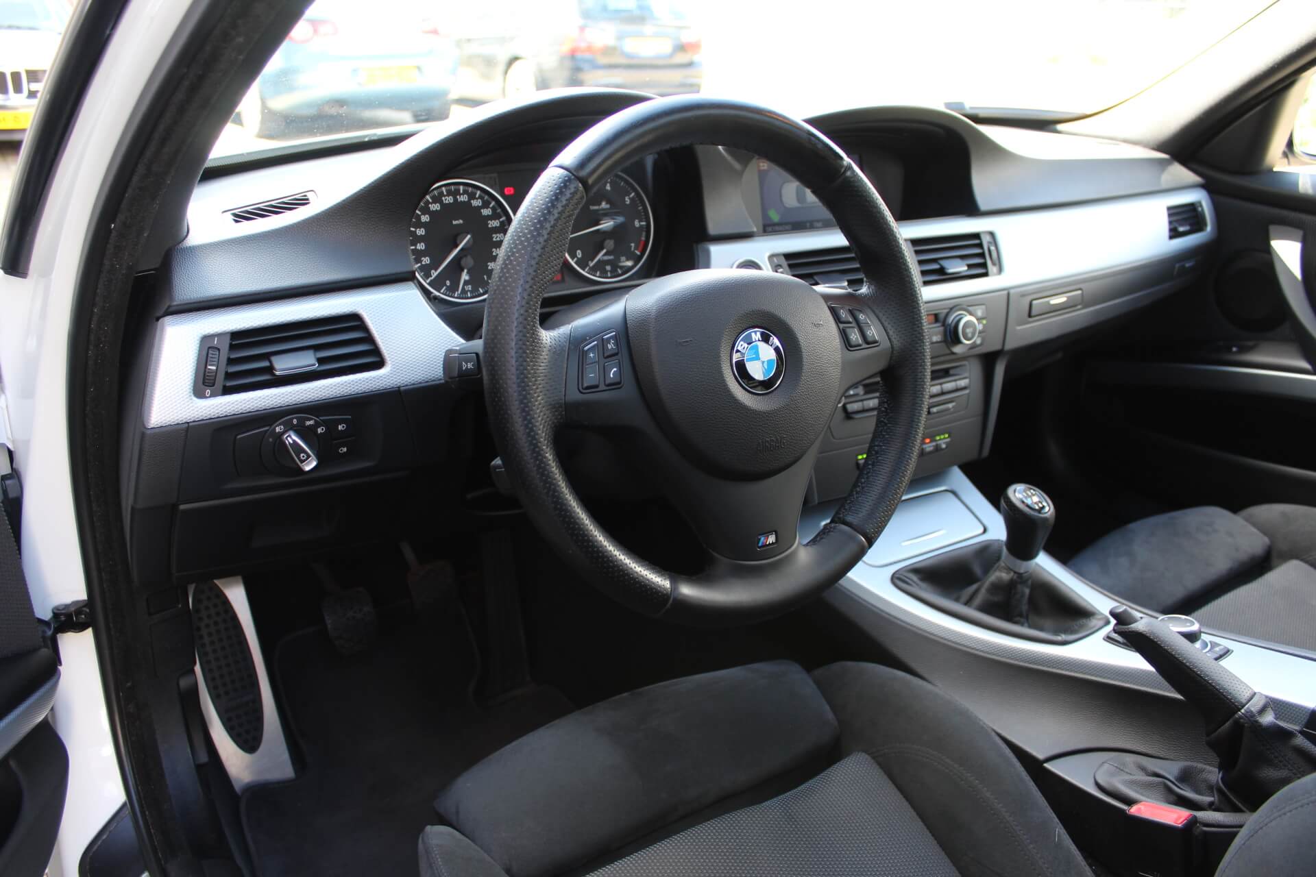 BMW 318i Touring M sport VA Automotive